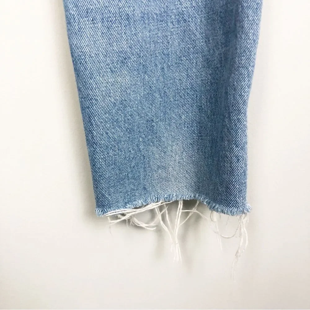FREE PEOPLE | Distressed Raw Hem “Dirt” Knee Medium Wash Women’s Size 24 (00)